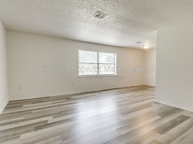 Photo - 14222 NE 4th St