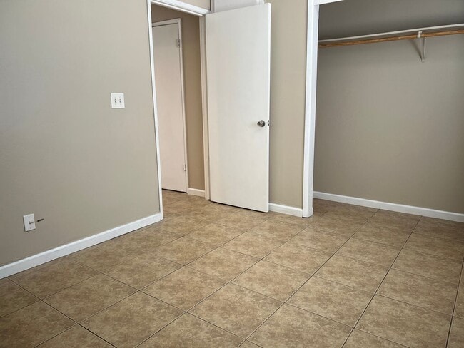 2331 Wilshire Alley