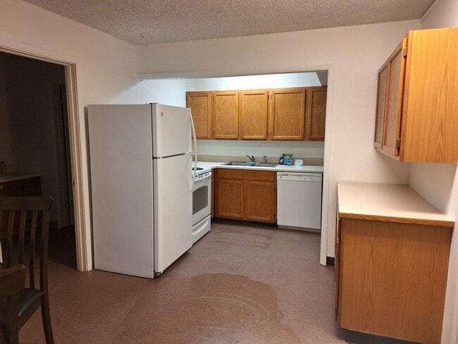 Building Photo - 3204-3216 Busch St