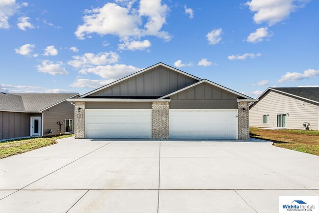 Building Photo - Mulvane duplex