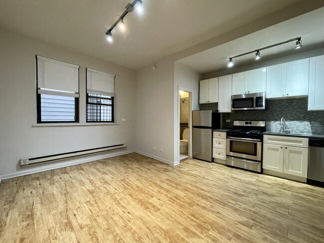 Photo - 2832 W Palmer St Unit G2
