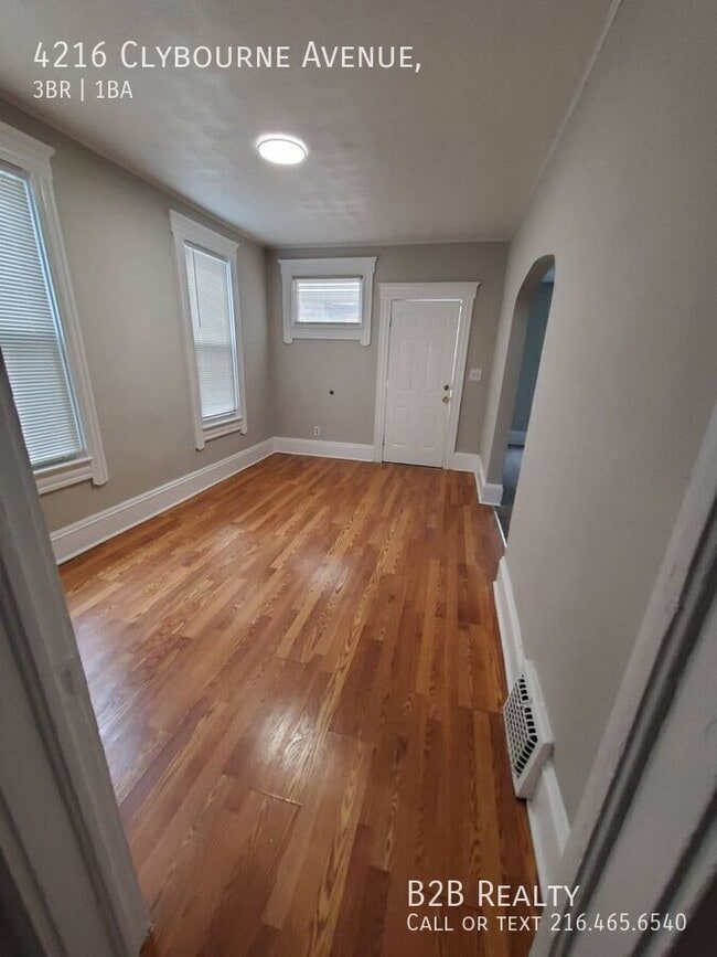 Photo - 4216 Clybourne Ave