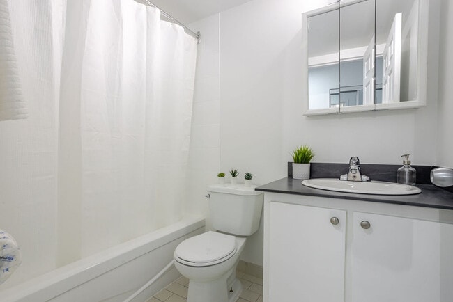 Photo - La Framboise Apartments