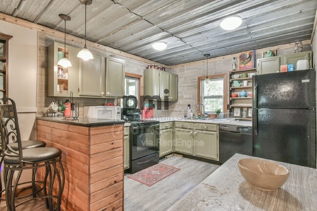 Photo - 43 Davis Gap Rd