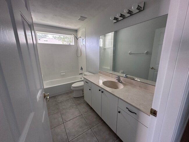 Photo - 129 Grey Dapple Way