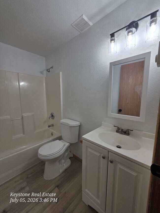 Photo - 01211 Unit 01213