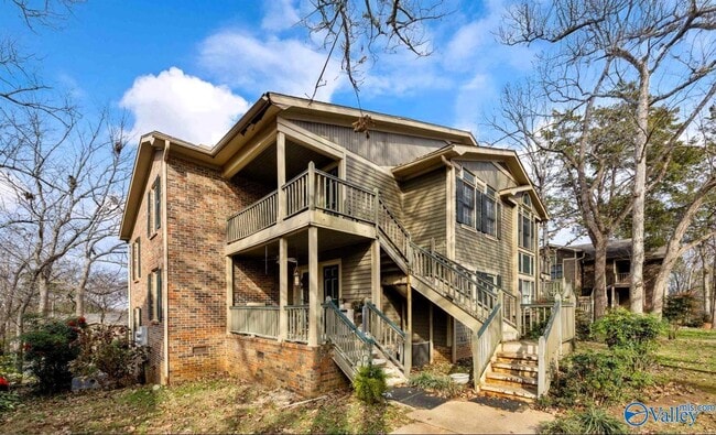 Building Photo - 2080 Woodlawn Dr SW Unit 2080