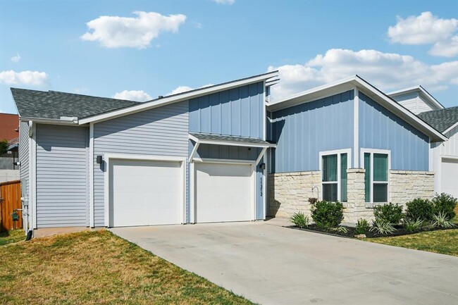 Building Photo - 11212 Charger Wy