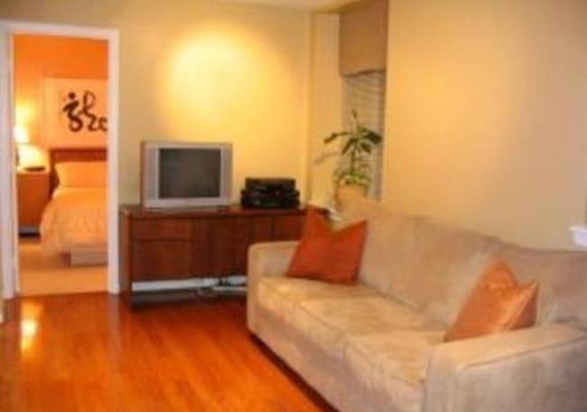 1438 Meridian Pl NW Unit 403