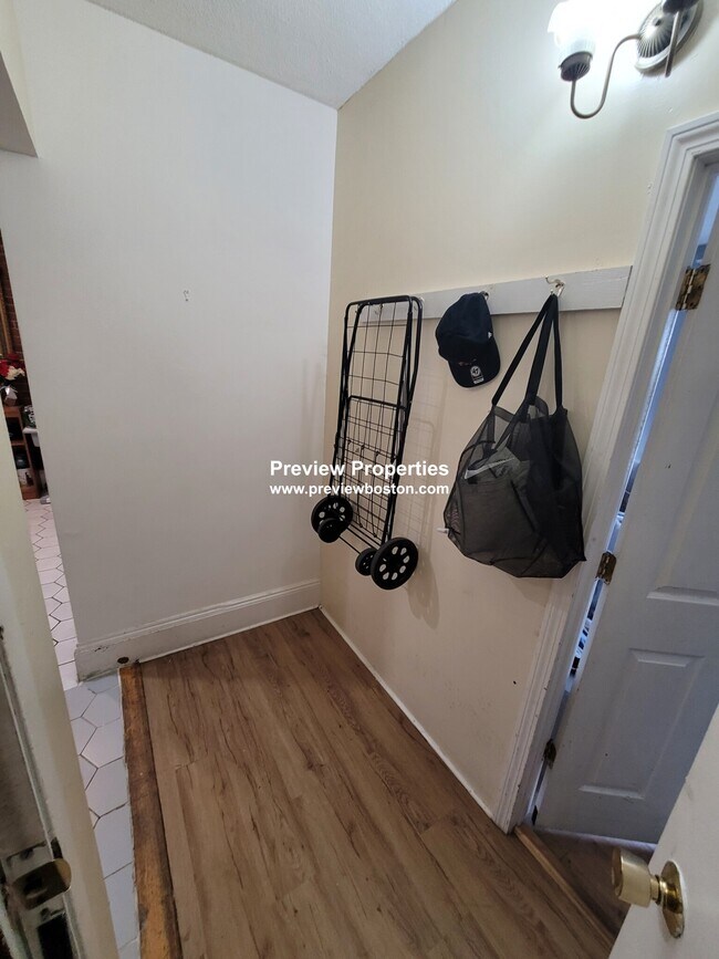 56 Park Vale Ave Unidad 9