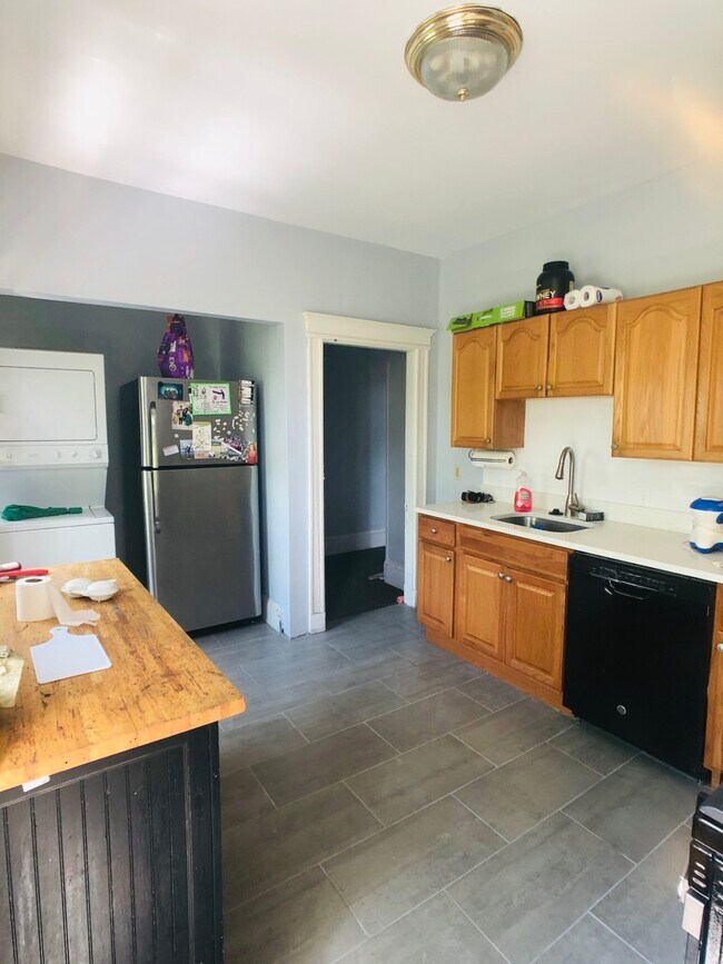 11 Royal St Unit 3