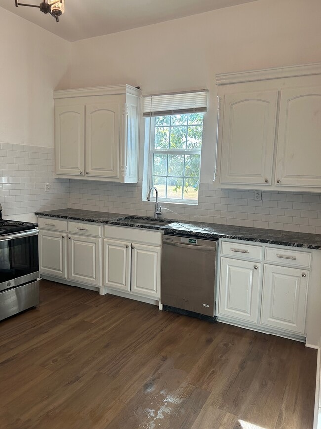 Photo - 315 Andrews St Unit A