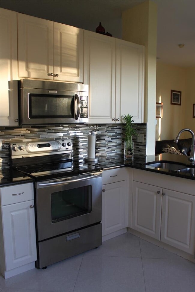 Photo - 1569 Winterberry Ln