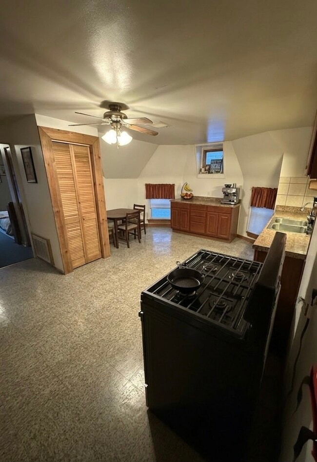 Kitchen area 2 - 3330 N Drake Ave Unit 2