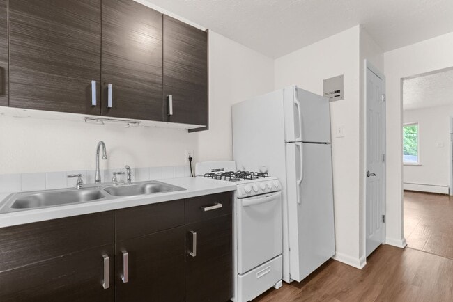 Building Photo - 6130 W 40th Ave Unit 06