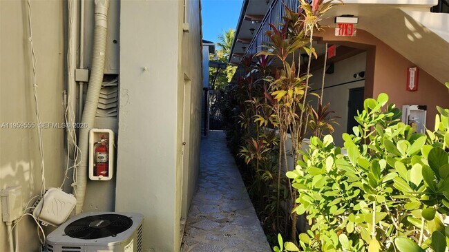 Photo - 2272 SW 8th St Unidad 5