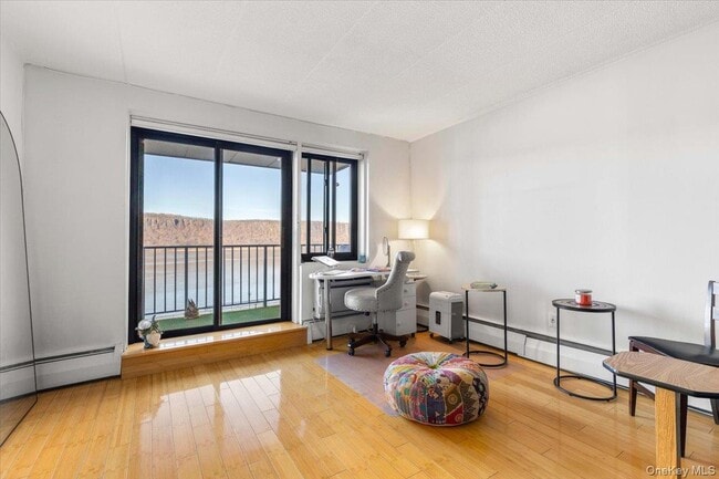 Photo - 1085 Warburton Ave Unit 304