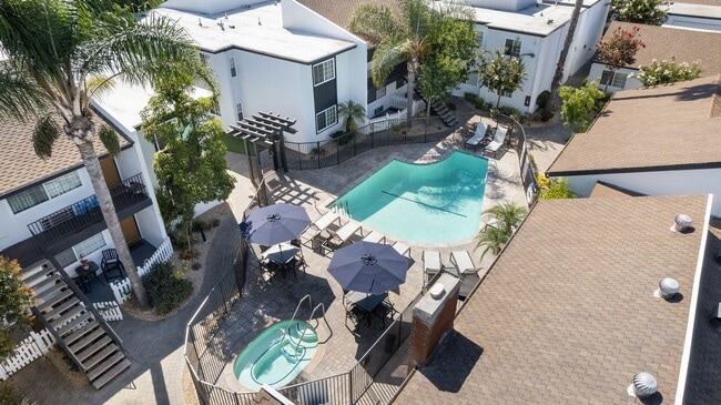 Twin Pines Apartments