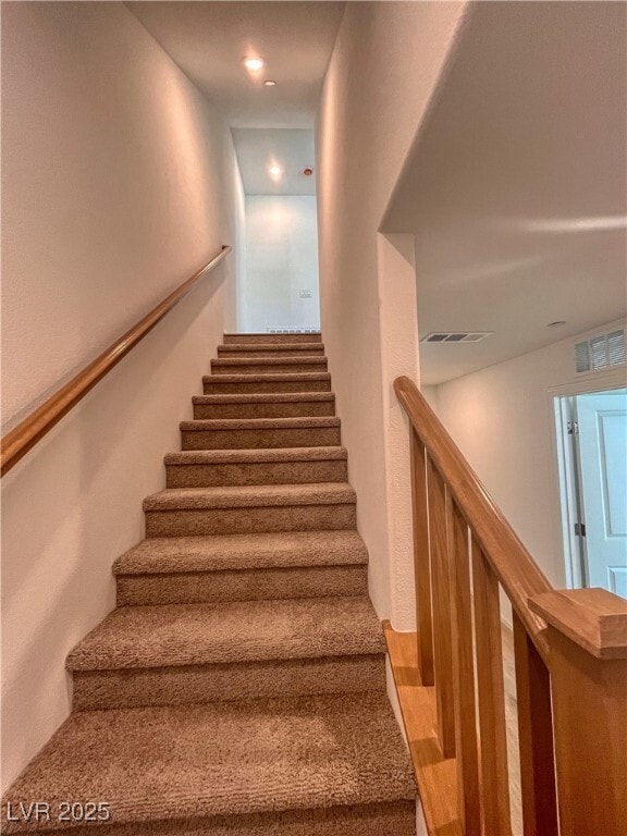 Building Photo - 8683 Luxuriant Ave