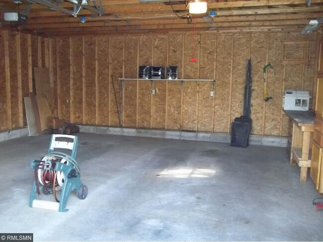 Photo - 210 9th Ave N