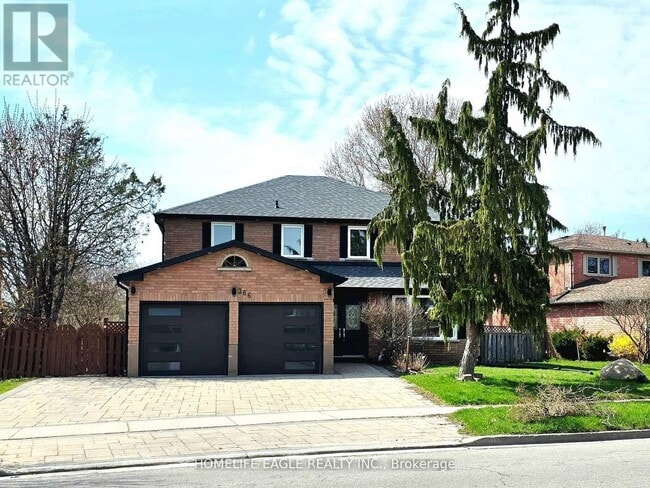 Photo - 366 Waratah Ave