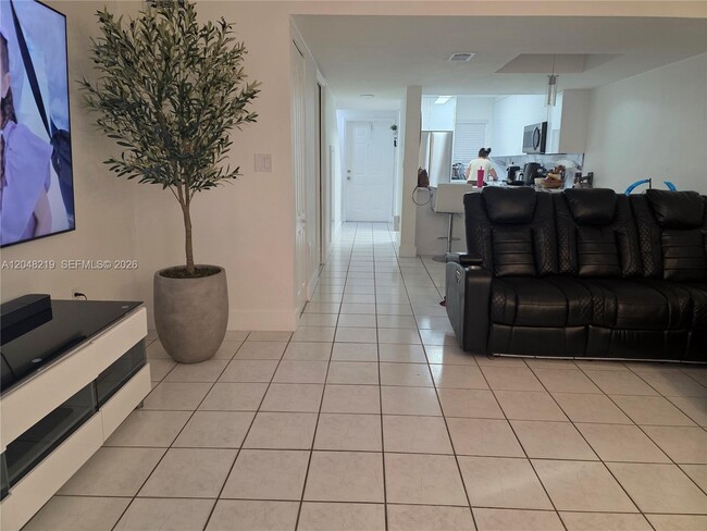 Photo - 523 W 68th St Unit 5