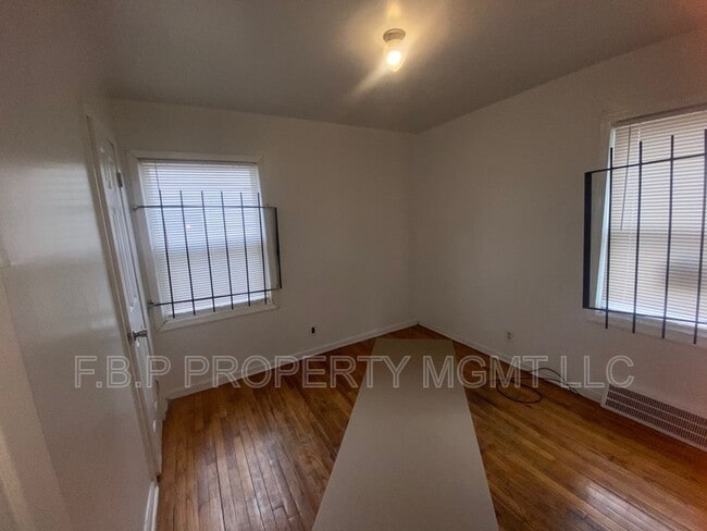 Photo - 20298 Goulburn Ave