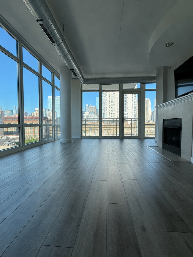 Building Photo - 909 W Washington Blvd Unit 714