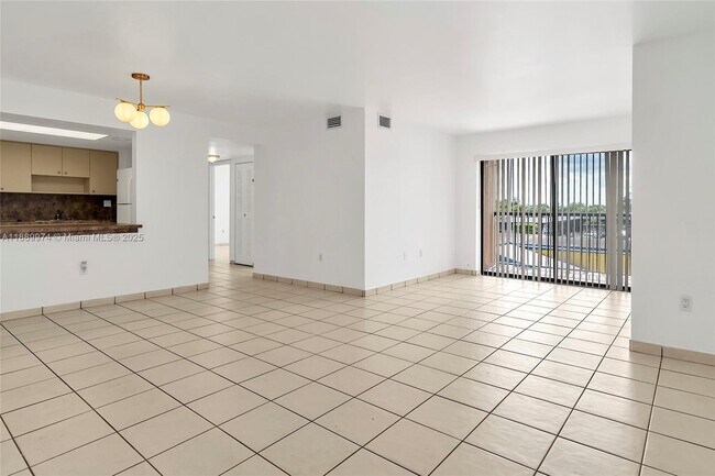 Photo - 3945 SW 89th Ave Unidad 201