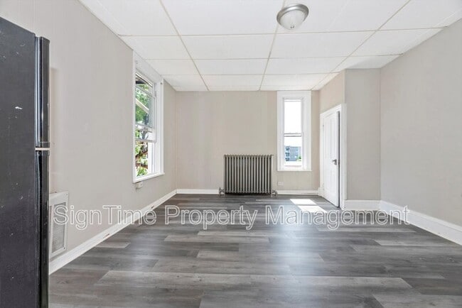 Photo - 220 Summit Ave Unit Apt 2R