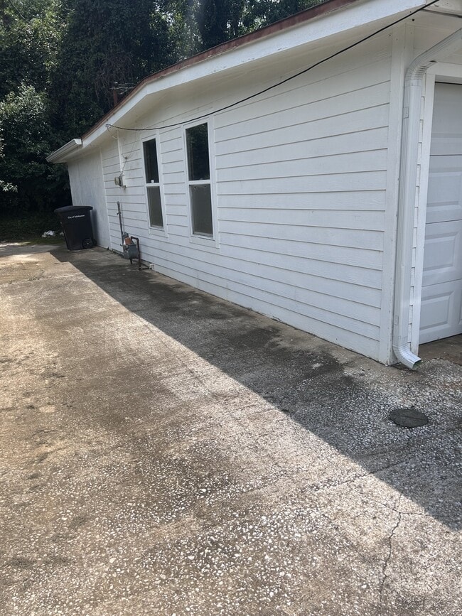 Photo - 2219 Belle Vue Way