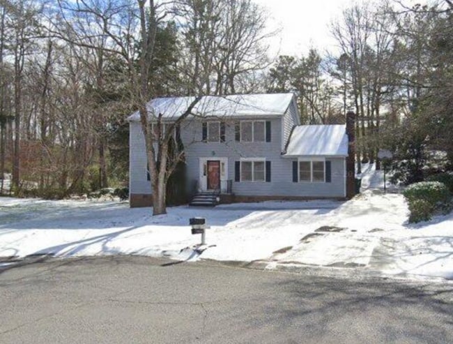 Building Photo - Room in House on Autumnwood Ln