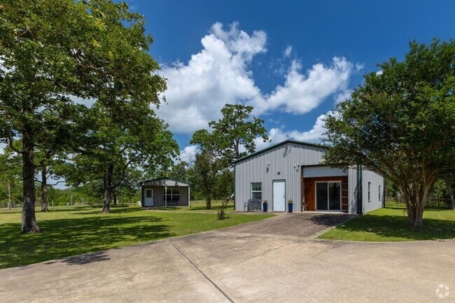 Building Photo - 1072 Papenberg Rd Rental