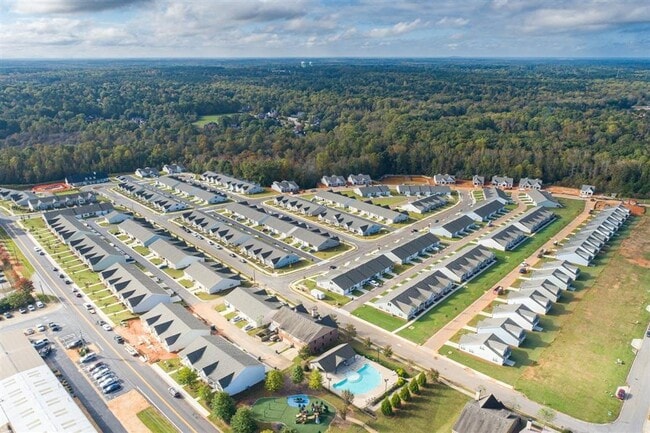 Bird’s-eye view of The Cottage at Ridge Pointe.