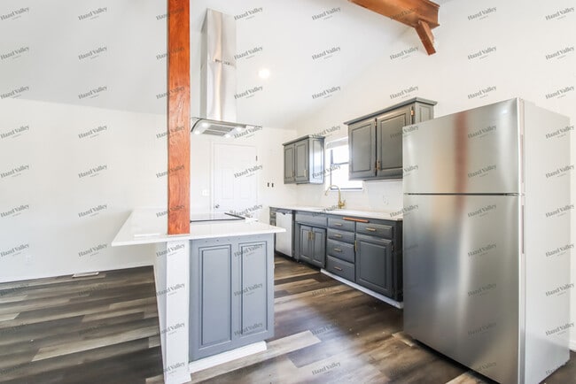 Photo - 407 W 35th Pl