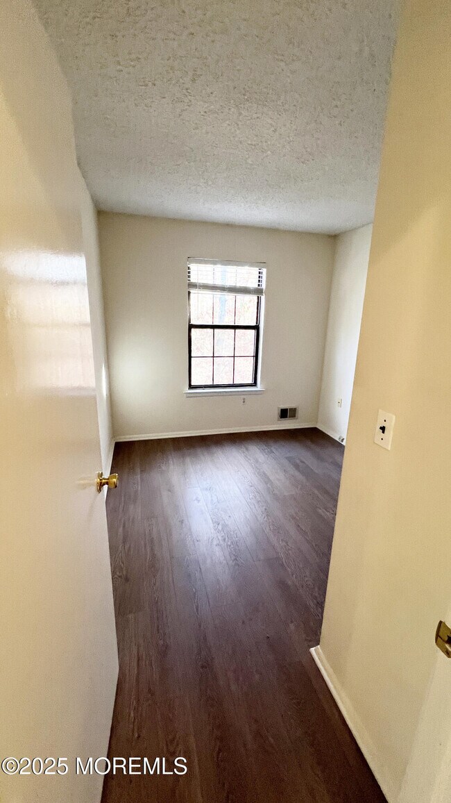 Photo - 1509 Dahlia Ct