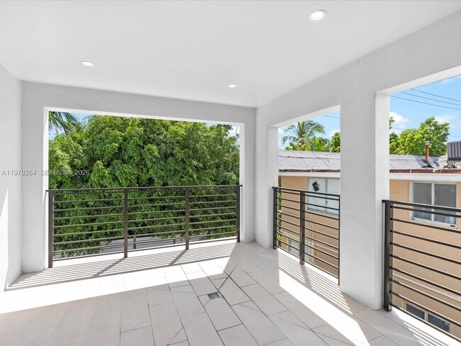 Photo - 1134 71st St