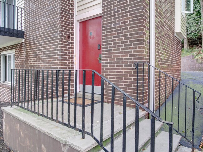 Photo - 850 Bloomfield Ave