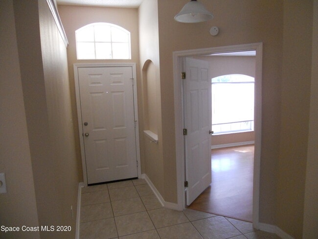 Photo - 599 Evergreen St NE