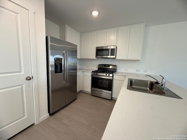 Photo - 204 Ottawa Wy