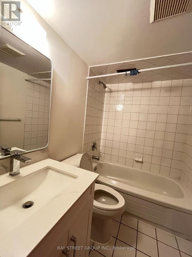 Photo - 51 Ladner Dr
