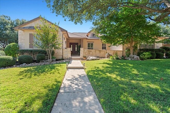 Building Photo - 121 Vinca Dr