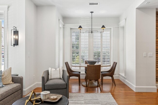 Photo - 1641 R St NW