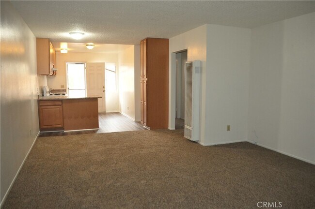 Photo - 811 W State St