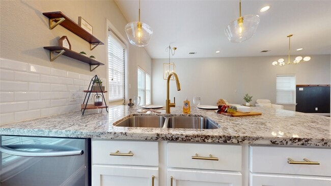 Photo - 5430 Camaguey St