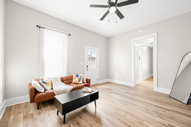 Building Photo - 639 Maple St Unit ID1397946P