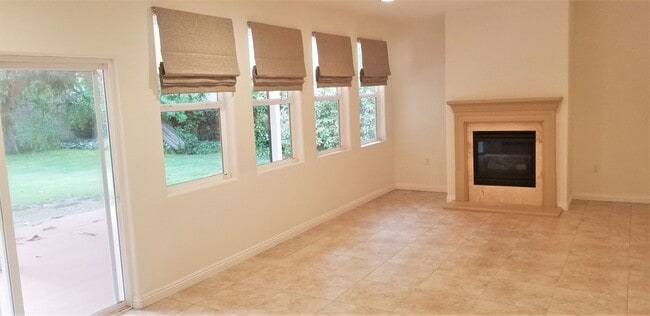 Photo - Amazing 2-Story 4 Bdr 3 Bath Family Home i...