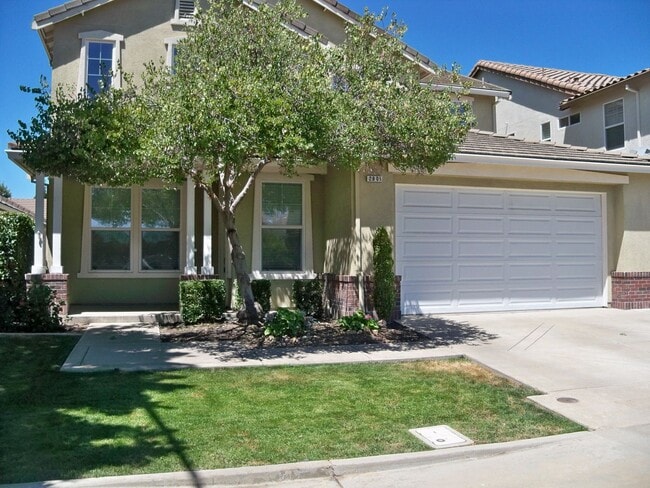 Building Photo - Gorgeous Two Story In East Modesto Rental