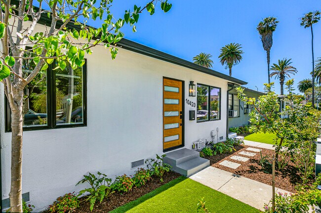 10418 Regent St
