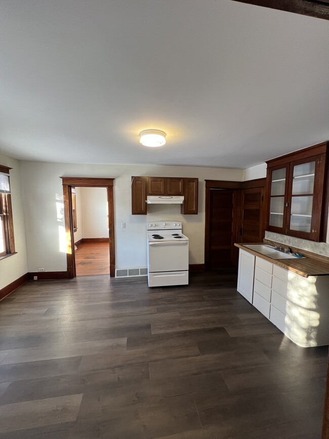 Photo - 23975 Tracy St